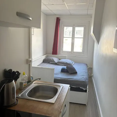 Cozy Nearby Champs Elysees 6 Апартаменты *